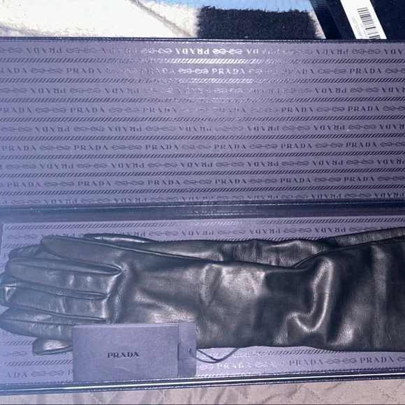 Prada Black Leather Gloves - Picture 3 of 10